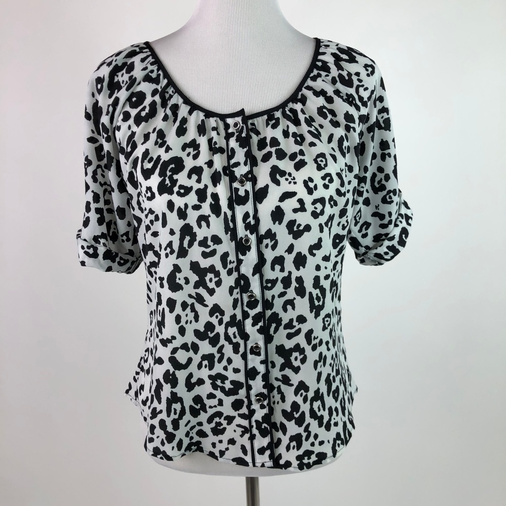 🛍️3/$20 Express Printed Button Down Shirt Top